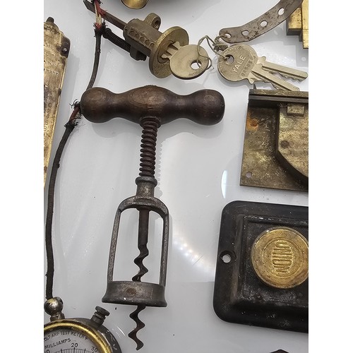 69 - A collection of vintage and antique corkscrews, to include 3x wooden handled corkscrews, two yale lo... 