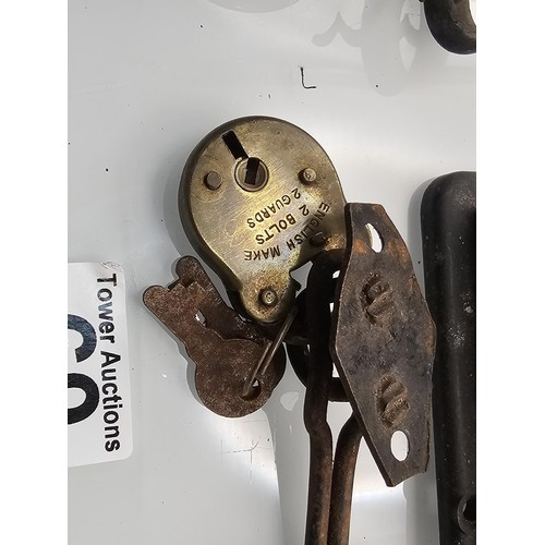 69 - A collection of vintage and antique corkscrews, to include 3x wooden handled corkscrews, two yale lo... 