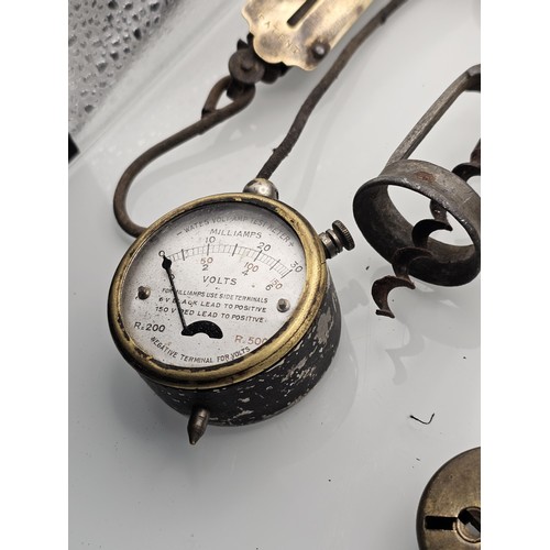 69 - A collection of vintage and antique corkscrews, to include 3x wooden handled corkscrews, two yale lo... 