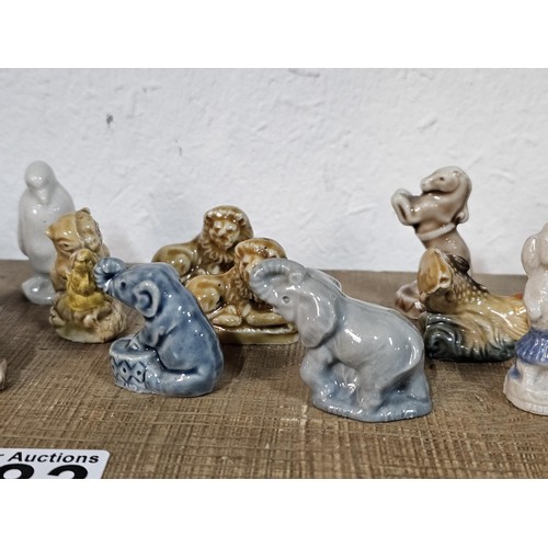 183 - A collection of 25 Wade Whimsies covering a selection of different animals to include chimpanzees, p... 