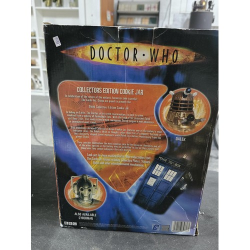 137 - A Dr Who ceramic cookie jar dating from 2004, complete with its original box, the cookie jar is in b... 