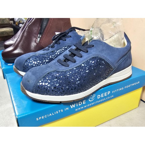 9 - 2 pairs of as new boxed shoes from DB Shoes to include a pair of Aberdeen leather topped ladies shoe... 