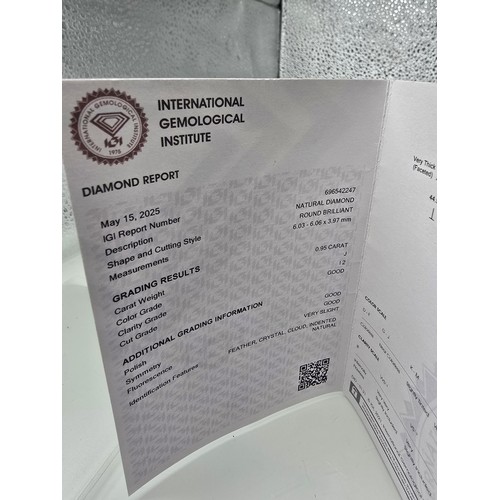 388 - A round cut brilliant clear natural diamond gemstone, has a weight of 0.95ct, accompanied by its ful... 