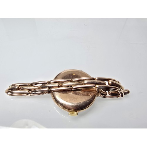 399 - A good quality vintage hallmarked 9ct gold cased wristwatch with matching 9ct gold bracelet, the wat... 