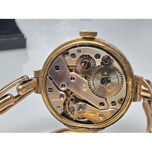 399 - A good quality vintage hallmarked 9ct gold cased wristwatch with matching 9ct gold bracelet, the wat... 