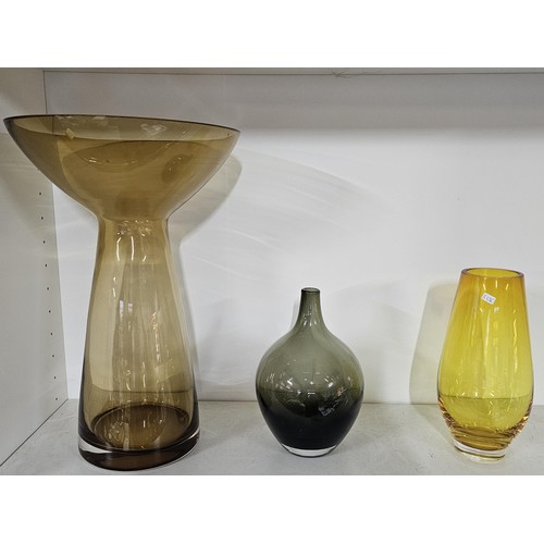 72 - 3x impressive art glass vases to include a vintage Ikea Salong Johanna Jelinek in a weighted glass s... 