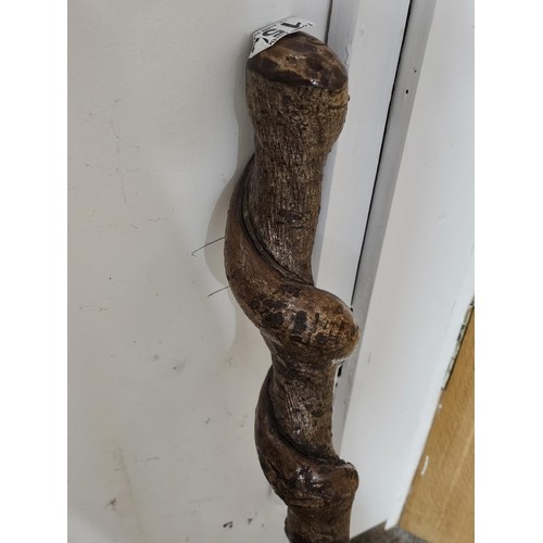 150 - A good quality 2ft long twisted willow cudgel, a heavy stick used for self defence or as a club, the... 