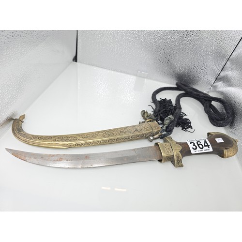 364 - A vintage ornate Middle Eastern/North African curved dagger, likely a Jambiya type ceremonial knife ... 