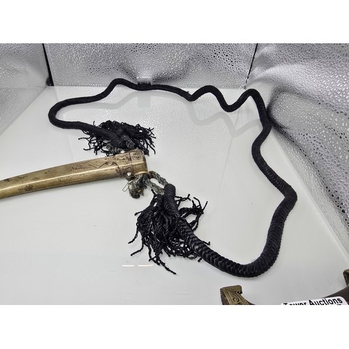 364 - A vintage ornate Middle Eastern/North African curved dagger, likely a Jambiya type ceremonial knife ... 