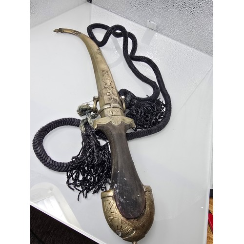 364 - A vintage ornate Middle Eastern/North African curved dagger, likely a Jambiya type ceremonial knife ... 