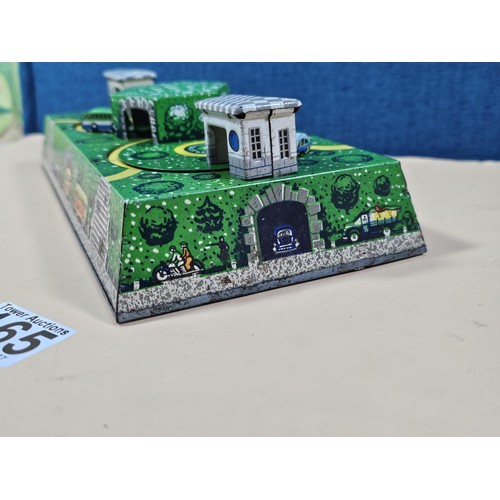 165 - Good quality vintage clockwork tin toy showing vehicles going through tunnels, made by Abtotpacca (U... 