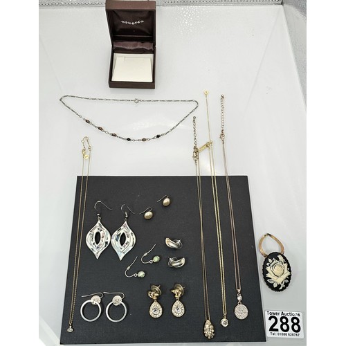 288 - A quantity of costume jewellery to include a pretty pair of Alpaca Mexico Large drop Earrings with e... 
