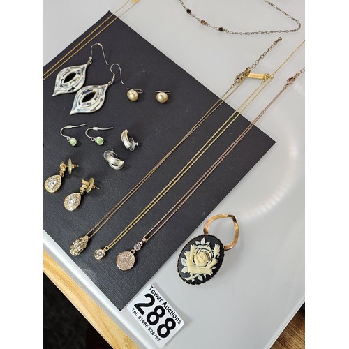 288 - A quantity of costume jewellery to include a pretty pair of Alpaca Mexico Large drop Earrings with e... 