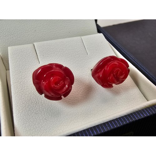 292 - A pair of pretty 9825 Silver Red Rose Stud Earrings. The roses are carved out of a Red Jasper stone.... 