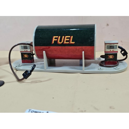 167 - A small collection of Eddie Stobart diecast vehicles to include a curtain side lorry with spare curt... 