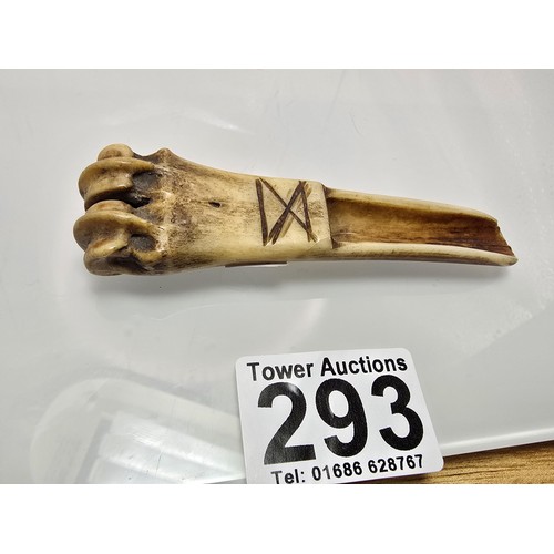 281 - A rare and interesting antique carved antler rope working tool fid or Marlinespike. The handle model... 