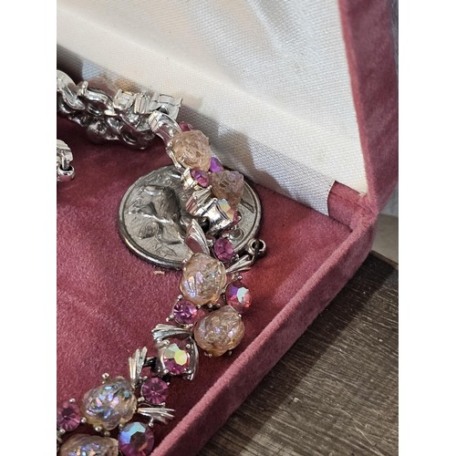 231 - A small quantity of collectables to include 2x lidded trinket boxes both in metal one with a ceramic... 