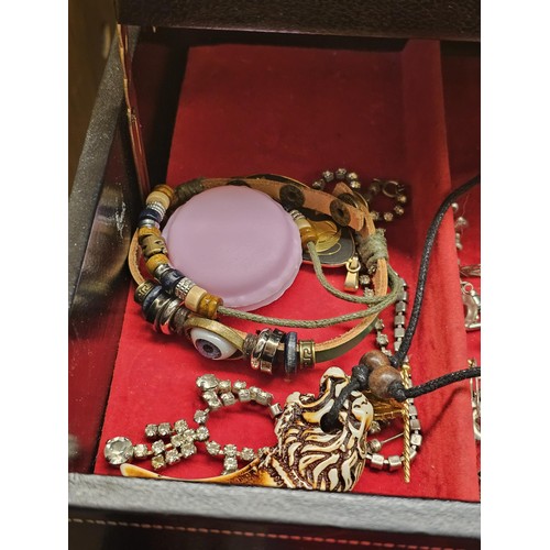 247 - Collection of 3x jewellery boxes to include a cantilever jewellery box with three layers of assorted... 