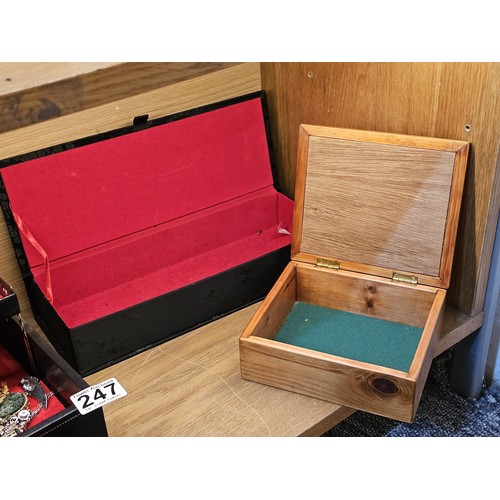 247 - Collection of 3x jewellery boxes to include a cantilever jewellery box with three layers of assorted... 