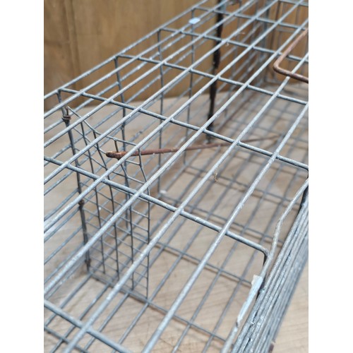 486 - Vintage good quality well used humane squirrel cage in good order with carrying handle and quick rel... 