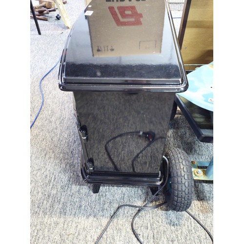 527 - Good quality dimplex electric heater complete with backlight and wood fire effect has 2x arched door... 