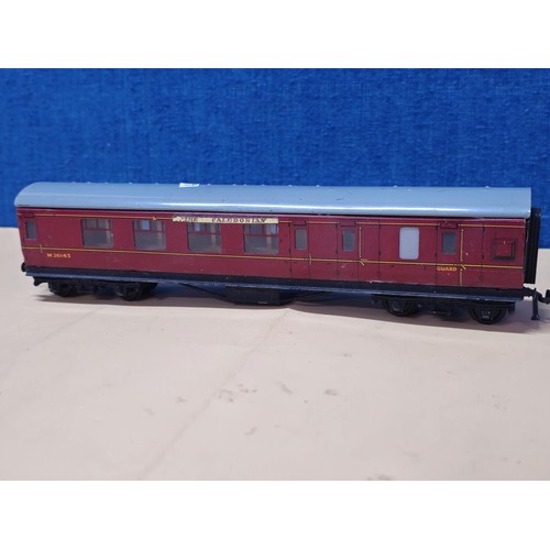 171 - A OO gauge City of London locomotive with the running number 46245, in need of attention along with ... 