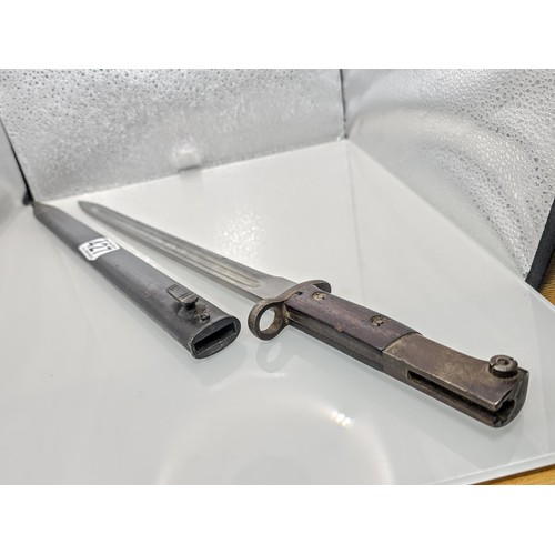 427 - A British WWI pattern 1907 bayonet straight Quillon type with single edged fullered blade, steel cro... 