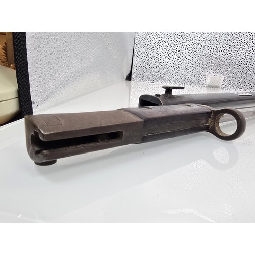 427 - A British WWI pattern 1907 bayonet straight Quillon type with single edged fullered blade, steel cro... 