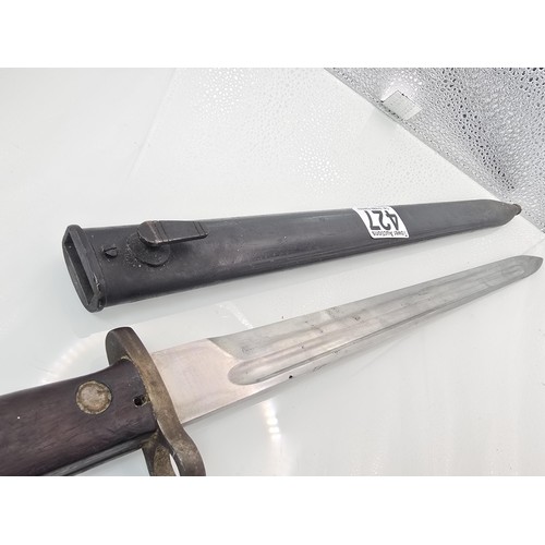 427 - A British WWI pattern 1907 bayonet straight Quillon type with single edged fullered blade, steel cro... 