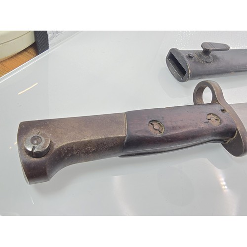 427 - A British WWI pattern 1907 bayonet straight Quillon type with single edged fullered blade, steel cro... 