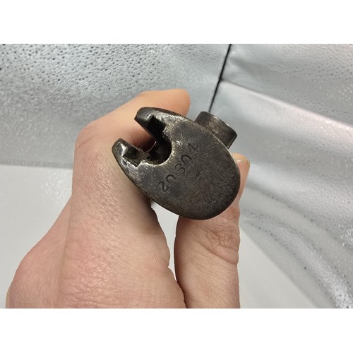 427 - A British WWI pattern 1907 bayonet straight Quillon type with single edged fullered blade, steel cro... 