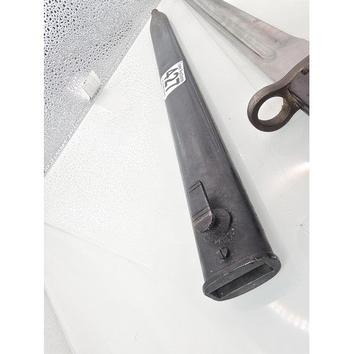 427 - A British WWI pattern 1907 bayonet straight Quillon type with single edged fullered blade, steel cro... 