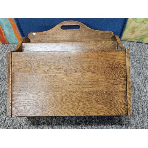 555 - A good quality vintage Taylor & Co, solid oak 4 division wine rack in good order showing little sign... 