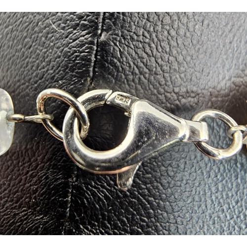 411 - 3x good quality freshwater pearl necklaces to include a pearl necklace with a 925 Silver clasp, a pe... 