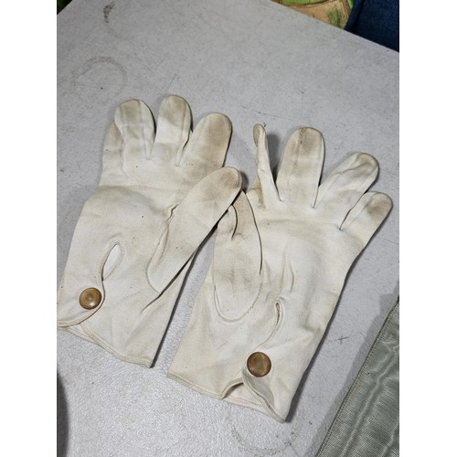 454 - A collection of good vintage Masonic related items to include a Masonic apron, 2x Masonic metal tass... 