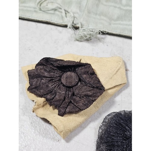 454 - A collection of good vintage Masonic related items to include a Masonic apron, 2x Masonic metal tass... 