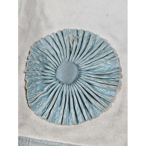 454 - A collection of good vintage Masonic related items to include a Masonic apron, 2x Masonic metal tass... 