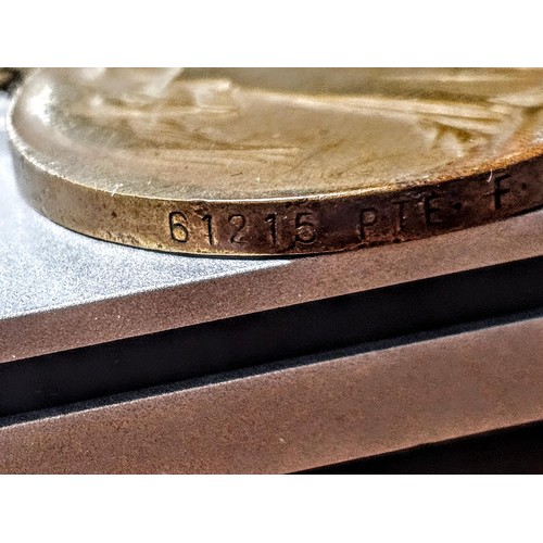 256 - A quantity of collectable badges to include 2x brass Institute Staff War Department identity tags da... 