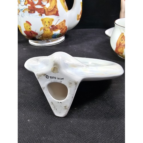63 - Collection of collectable ceramics to include a Mac Donald Collec ta bears teapot milk jug and sugar... 