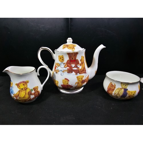 63 - Collection of collectable ceramics to include a Mac Donald Collec ta bears teapot milk jug and sugar... 