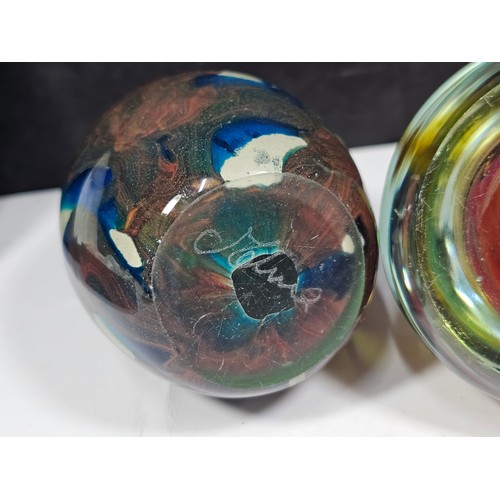112 - A quantity of 5x paperweights to include 2x boxed Caithness paperweights, an Mdina paperweight with ... 