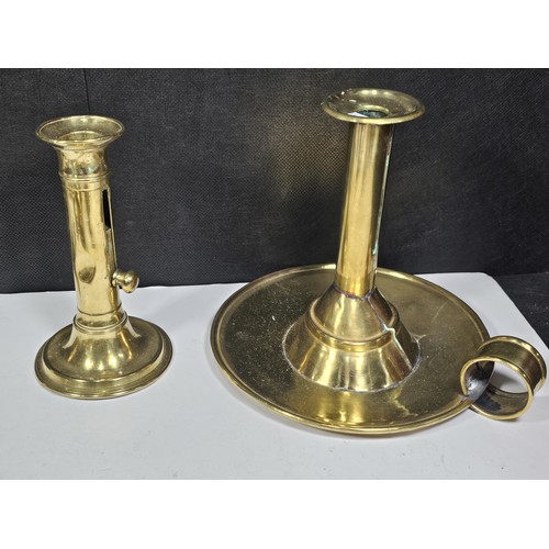 113 - Collection of assorted brass ware to include a Raynard quartz carriage clock with an enamel dial, a ... 