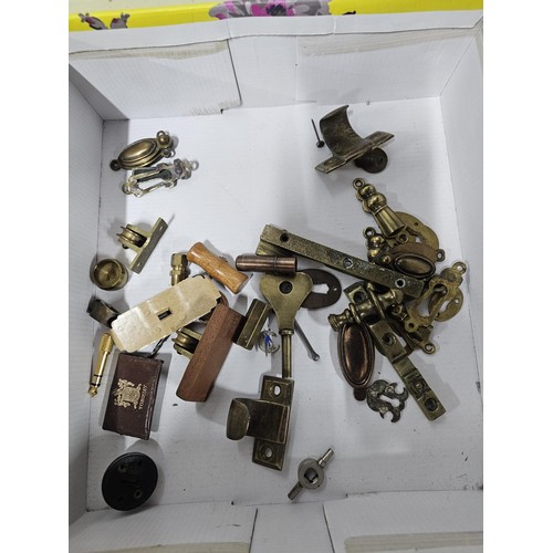 115 - 2x boxes of collectables to include cased HACO 35 S 35mm camera, 4x wooden handled corkscrews, 2x ci... 