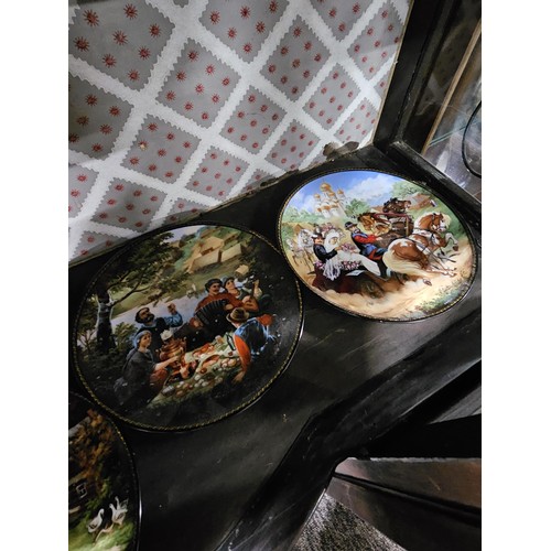 119 - A collection of 17x hand painted picture plates to include a set of 10x Russian picture plates by Ga... 