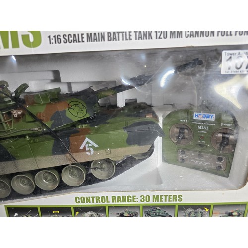 148 - Large boxed Hobby Engine 1:16 scale M1A1 Abrams Tank is a plastic model replica of a military tank w... 