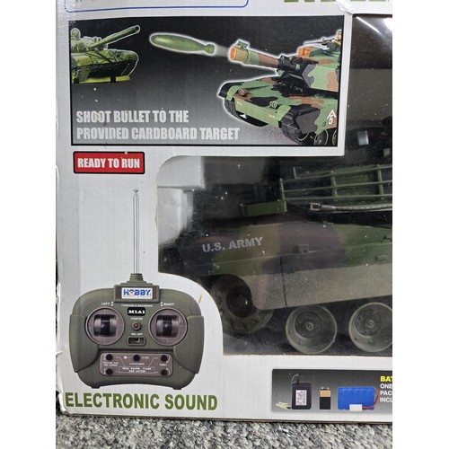 148 - Large boxed Hobby Engine 1:16 scale M1A1 Abrams Tank is a plastic model replica of a military tank w... 