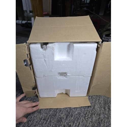 148 - Large boxed Hobby Engine 1:16 scale M1A1 Abrams Tank is a plastic model replica of a military tank w... 