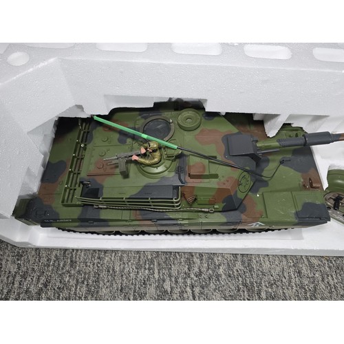 148 - Large boxed Hobby Engine 1:16 scale M1A1 Abrams Tank is a plastic model replica of a military tank w... 
