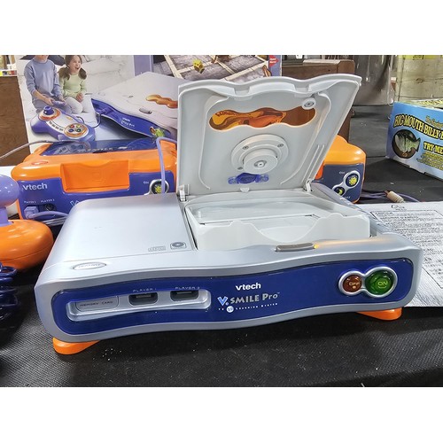 136 - A Vtech V.smile Pro TV 3D learning system, comes with joysticks, controllers, 2 docking systems and ... 