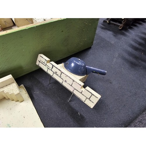 153 - A good quality vintage Tri-ang fort set the fort is made of wood and comes in a wooden box, all piec... 